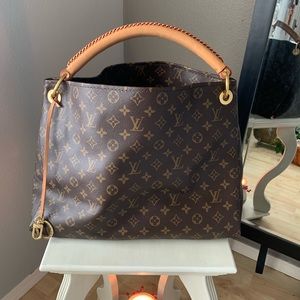 Brown shoulder bag for TRADE.